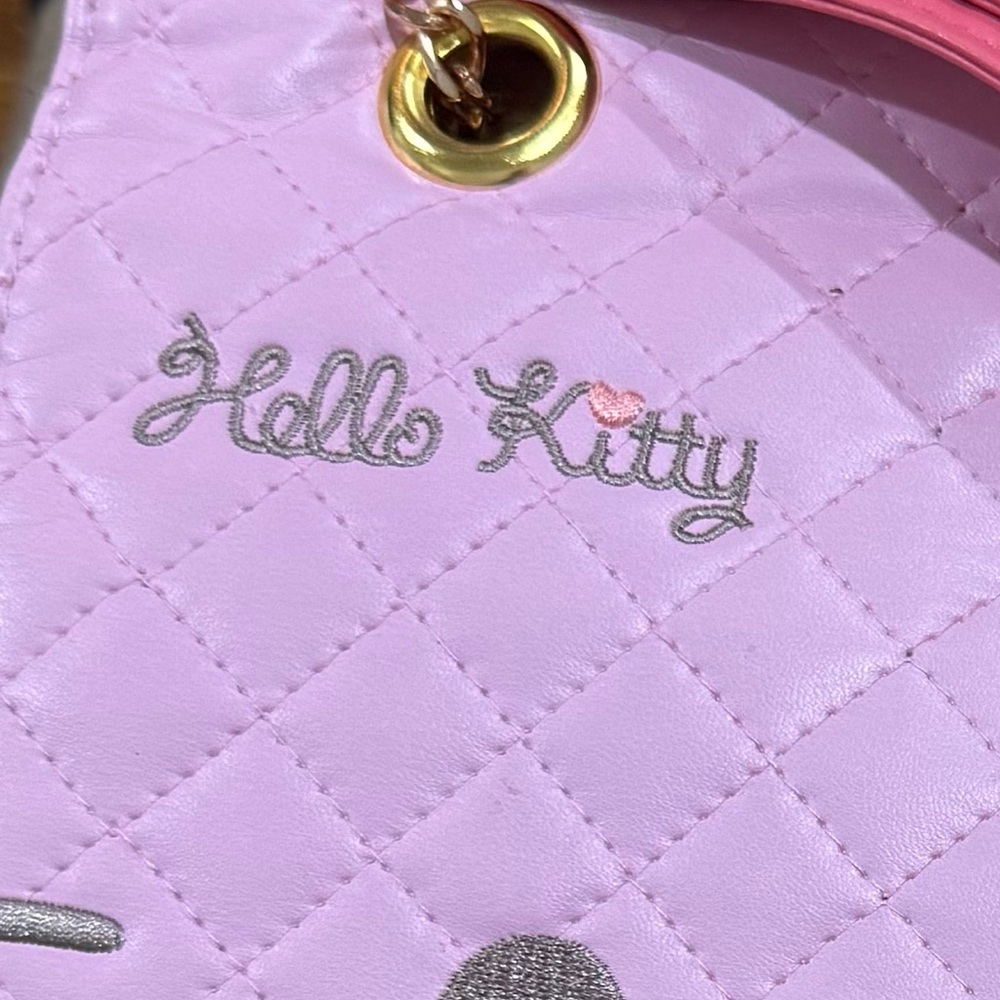 Signature Hello Kitty Pink Quilted Bag with Salmon Pink Bow and Shoulder Strap - Picture 3 of 10
